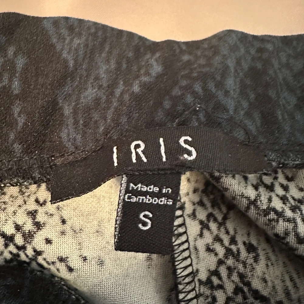 Black Snakeskin Patterned Flare Pants - Picture 3 of 4